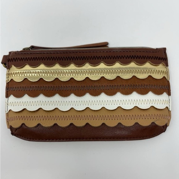 Relic Women’s Takeaway Scalloped Clutch in Great Condition - Picture 2 of 12